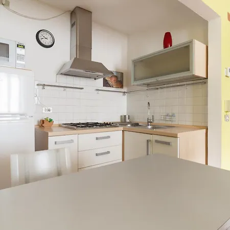 Guesthost - Cosy Gerusalemme M5 Lilla Line Apartment